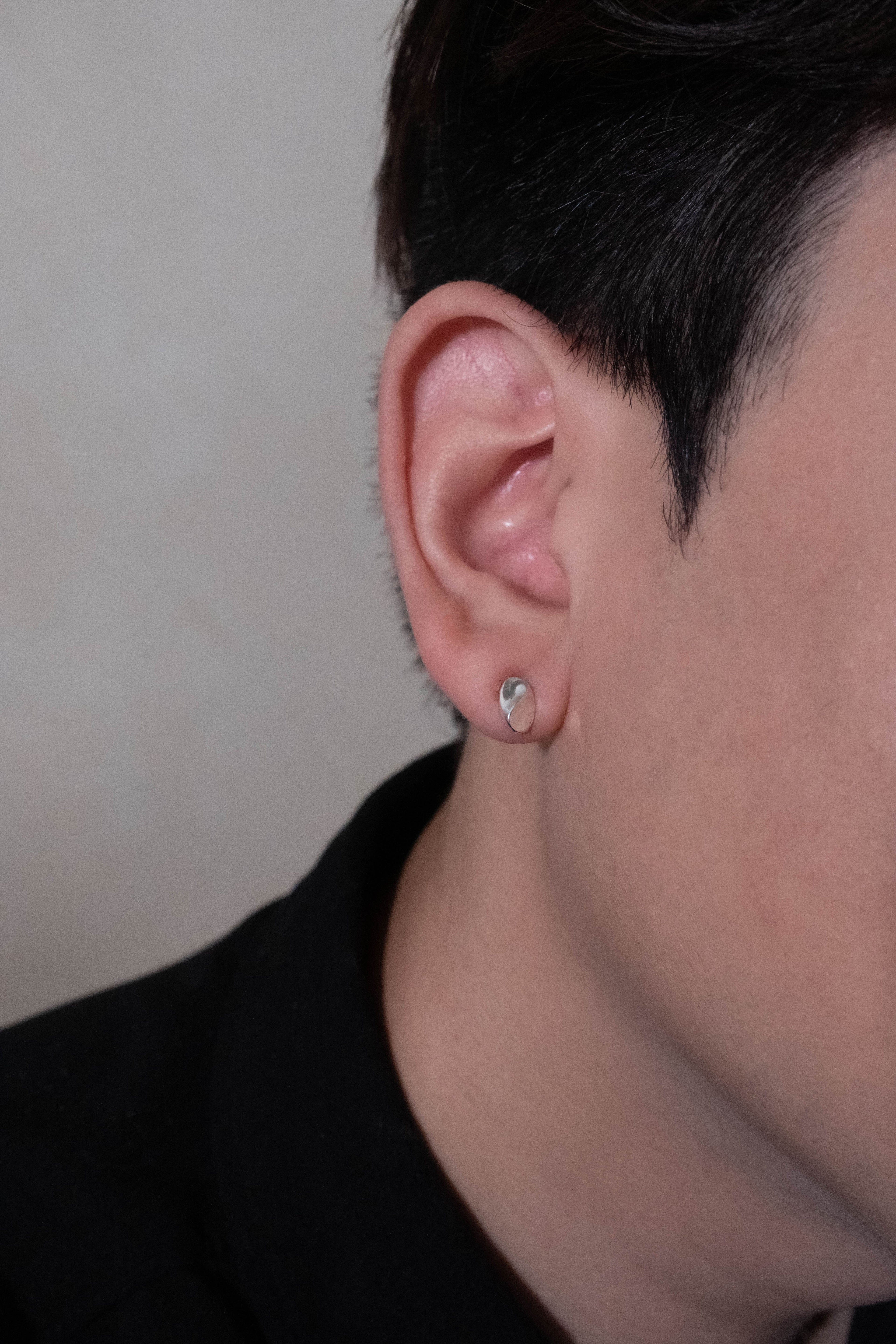 Contour Oval Stud