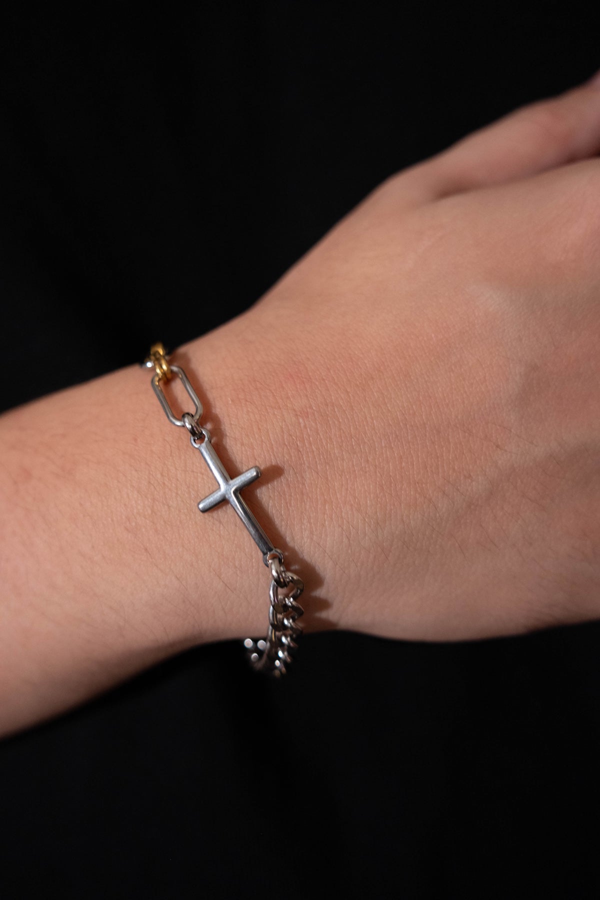 Cross Link Bracelet