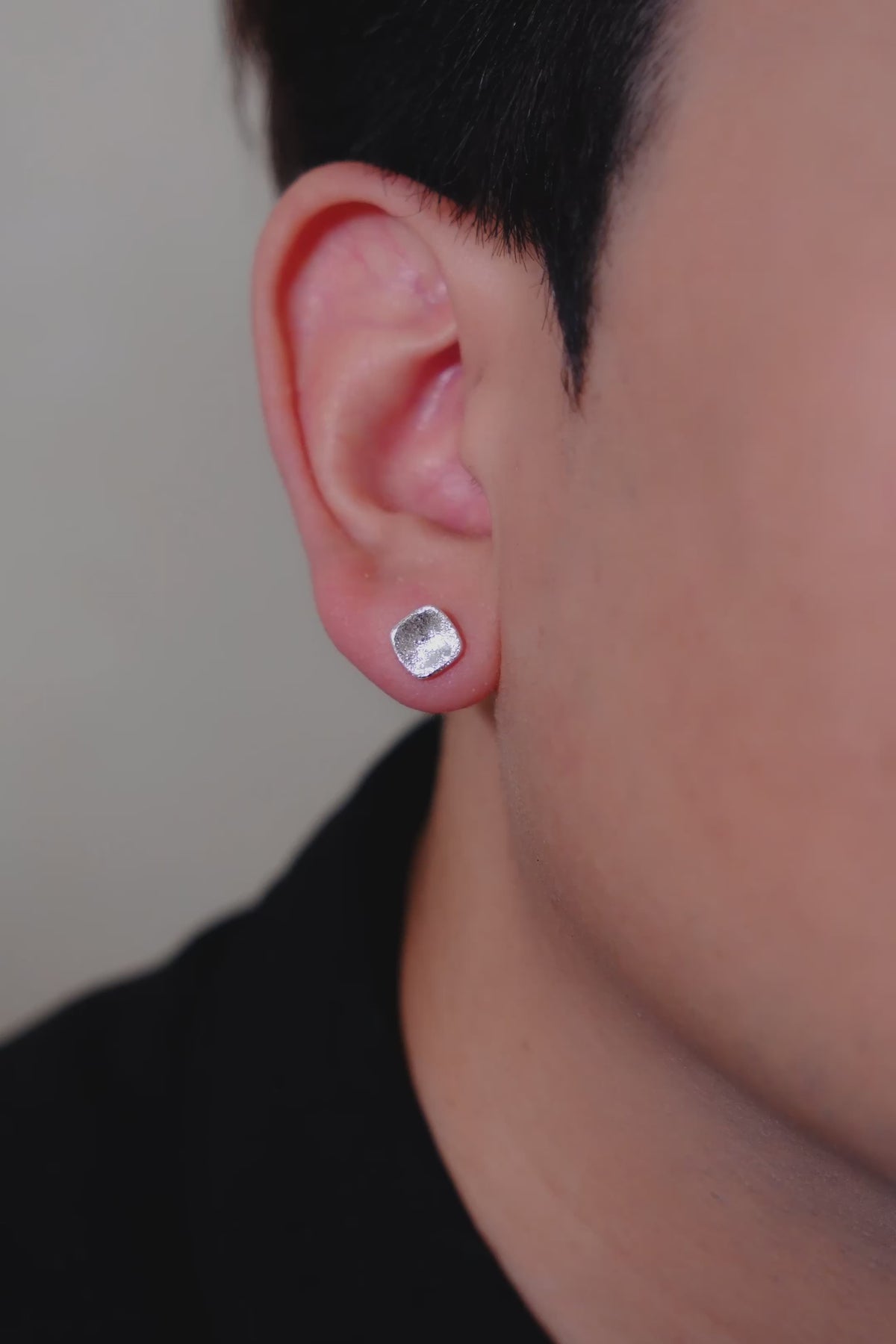 Hollow Cushion Satin Stud