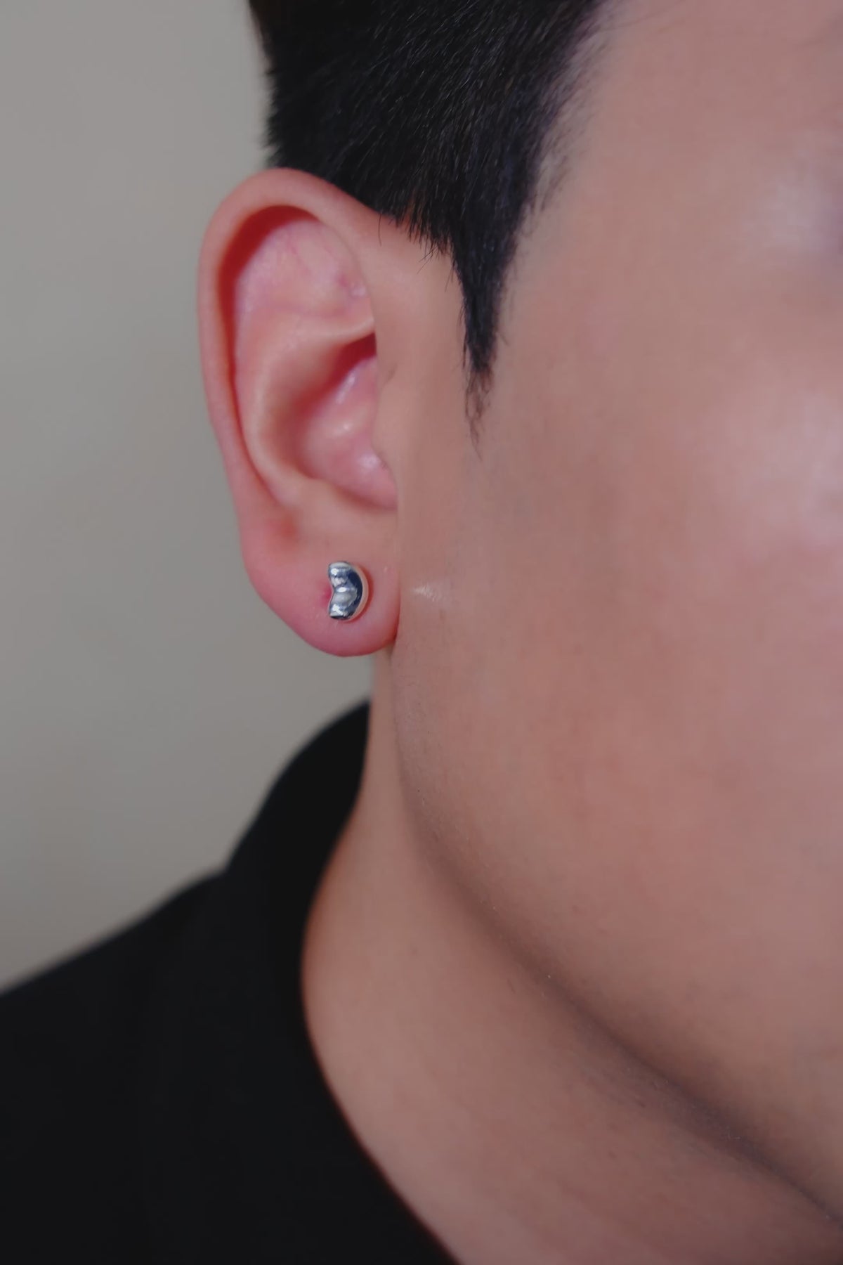 Mellow Dot Stud