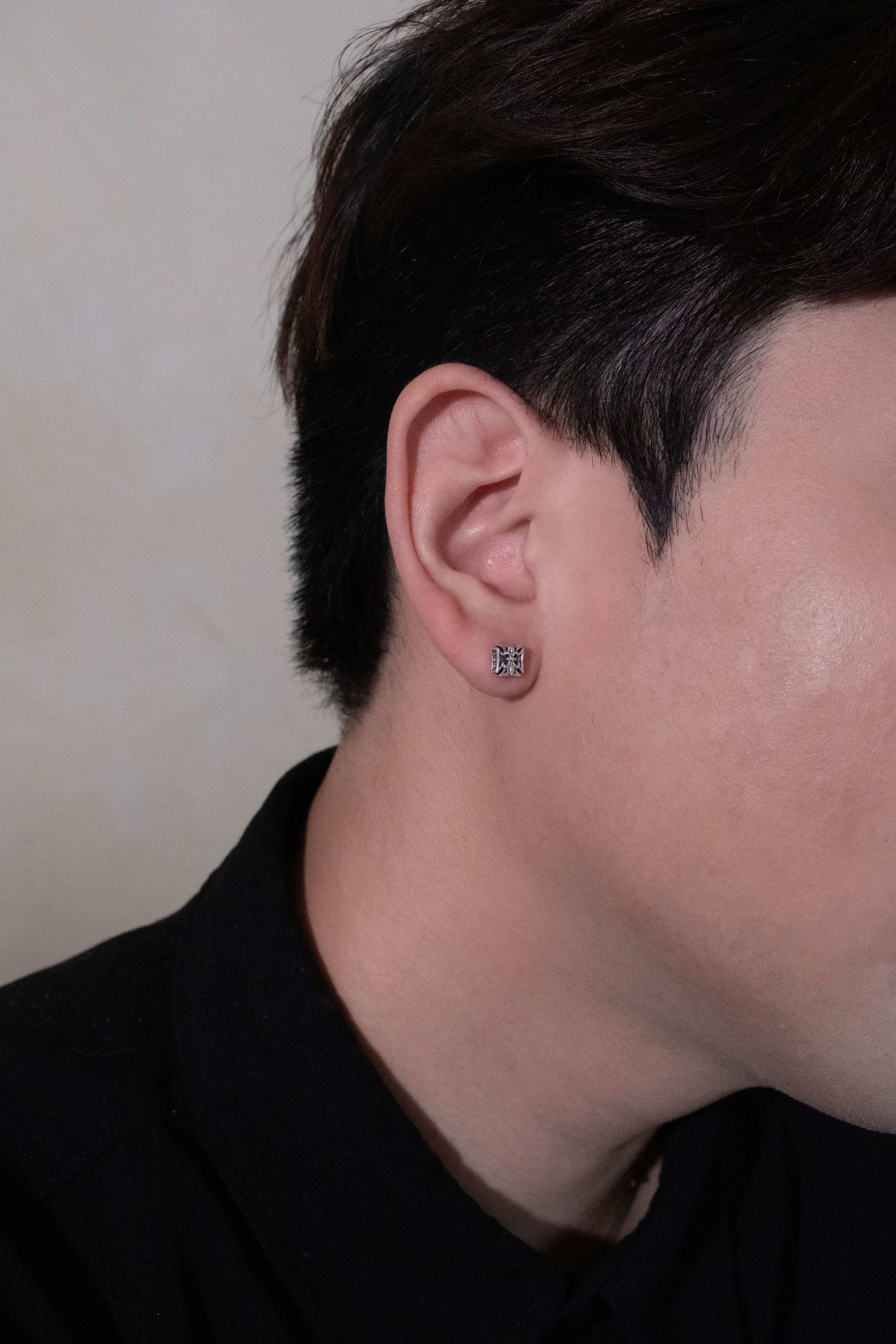 Vintage Anchor Stud