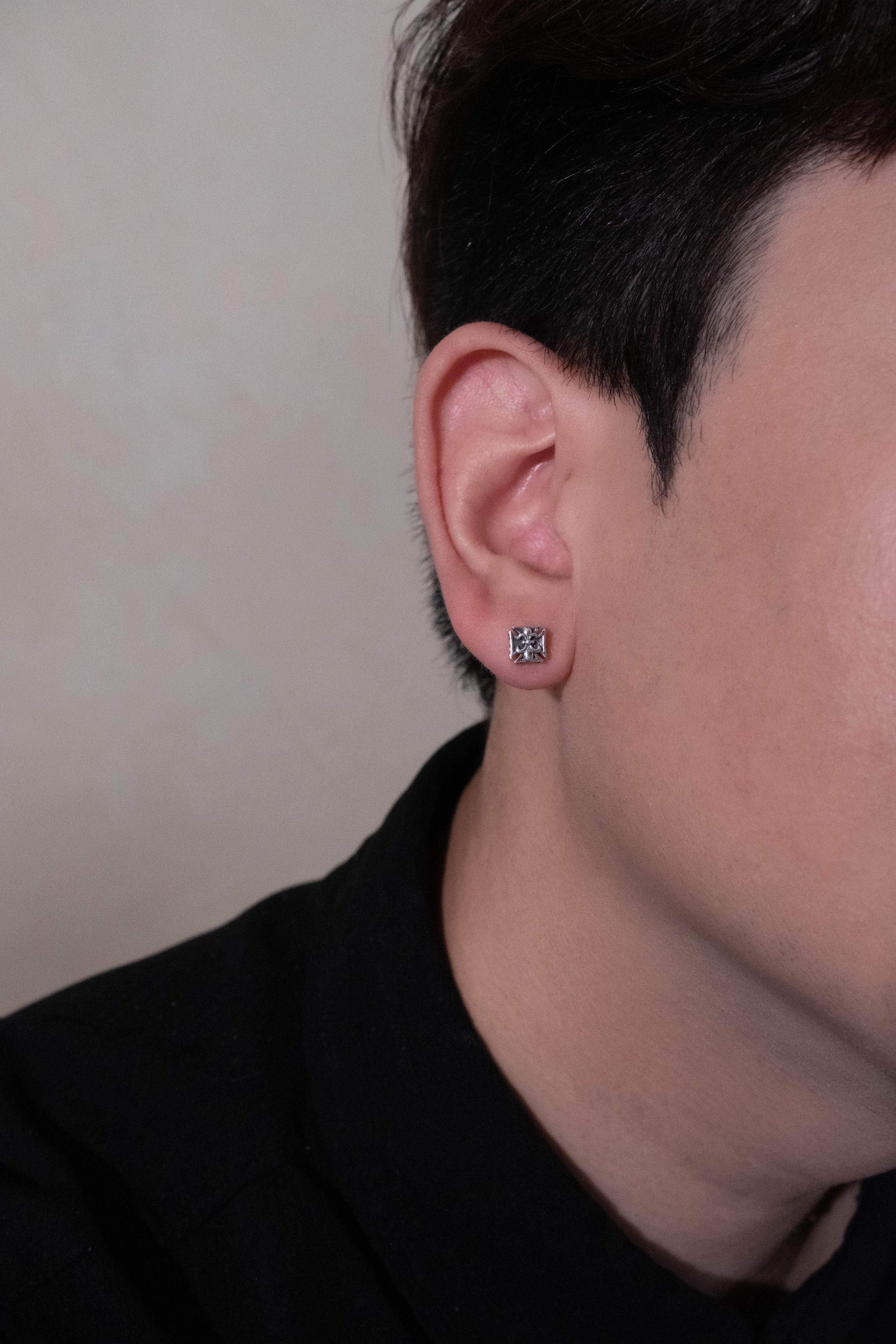 Vintage Anchor Stud